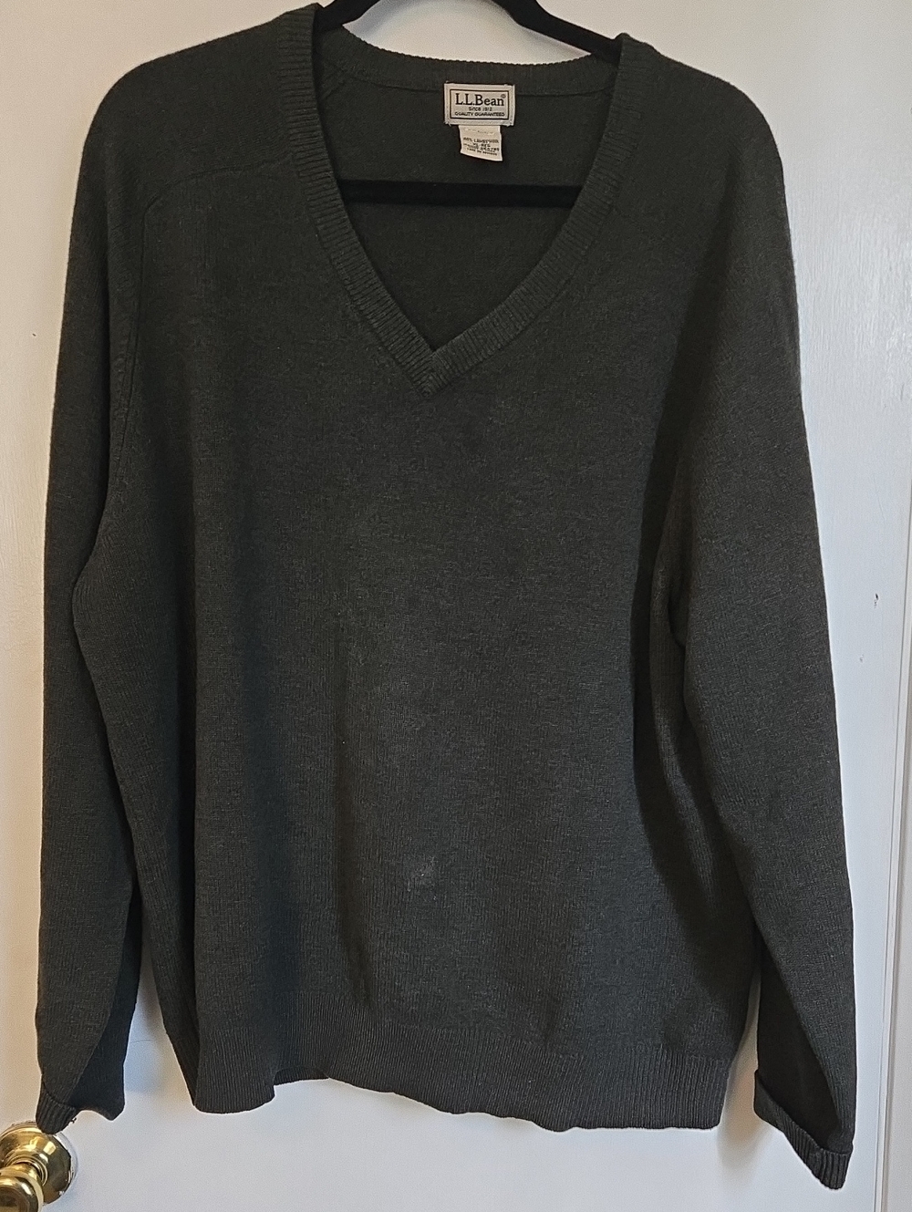 L.L. Bean Men's Lambswool V-Neck Sweater in Charcoal Gray Sz XL